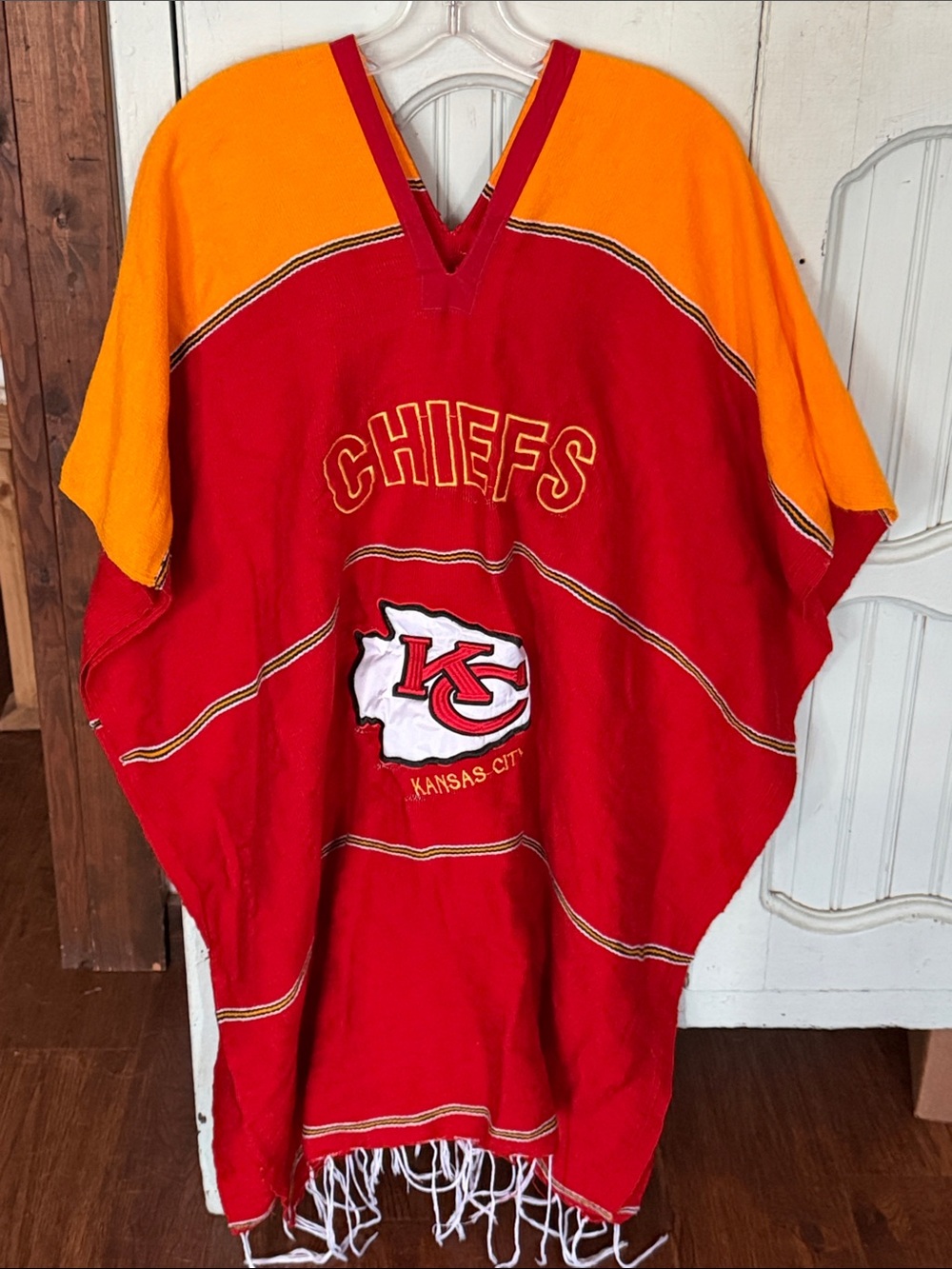 Women’s Men’s Authentic Mexican Kansas City Chiefs Red & Yellow Fan Poncho NWOT